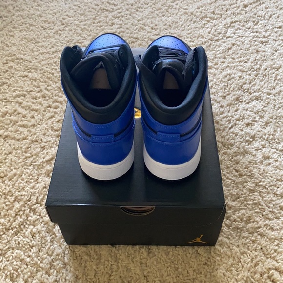 NEW Air Jordan 1 Mid GS Hyper Royal 554725-077 DS - Picture 4 of 5